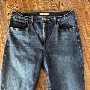 Levi's Classic Women's High Rise Straight Jean Size 31